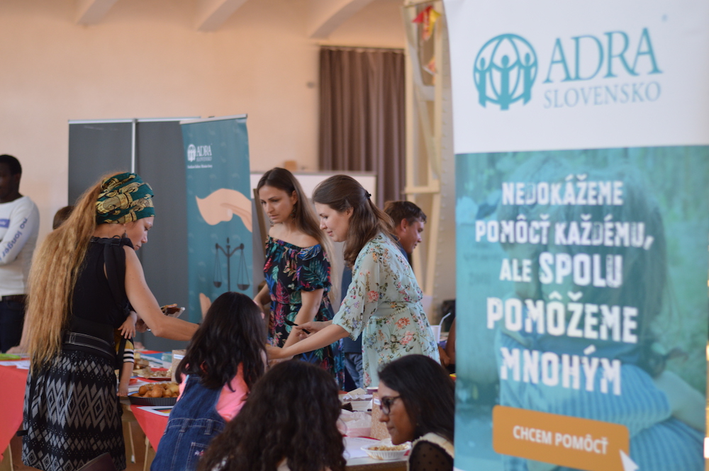 Interakcia pracovníčok ADRA Slovensko a verejnosti | © Foto: Dominika Nagyová