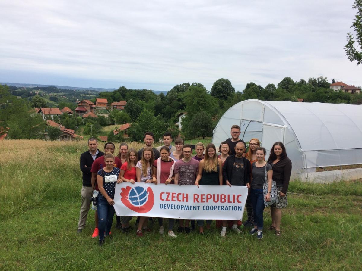 exkurzia olomouckej Katedry rozvoj. a environ. studii do BiH 2017-skupinova foto